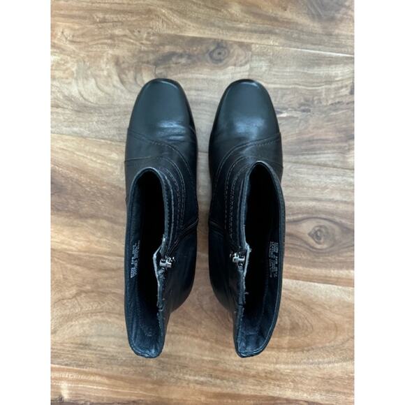 Clarks Artisan Leyden Candle Side Zip Ankle Boots Black Leather - Size 8.5M - Picture 6 of 9